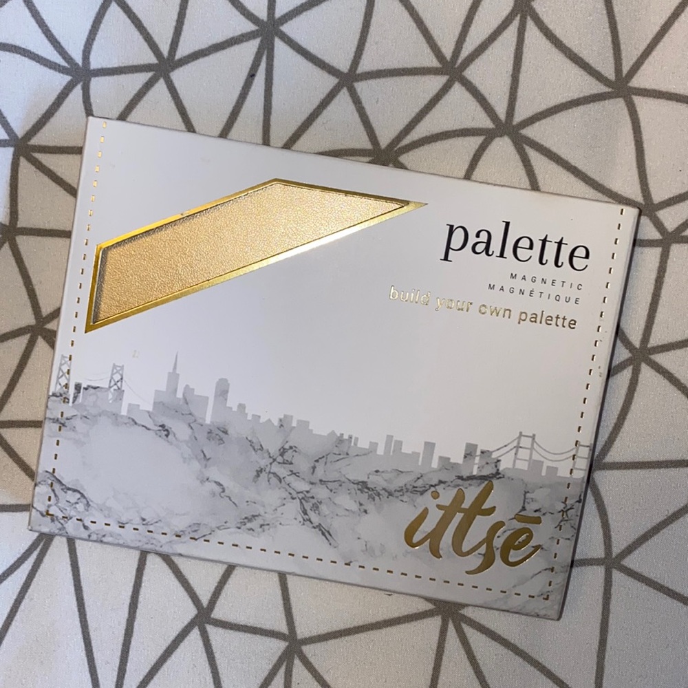 Ittse Magnetic Makeup Palette